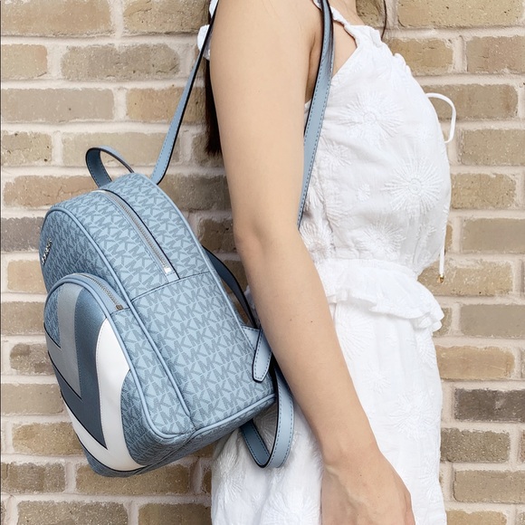 ‼️SALE‼️👜💕Michael Kors Backpack & Wallet SET - Picture 4 of 8